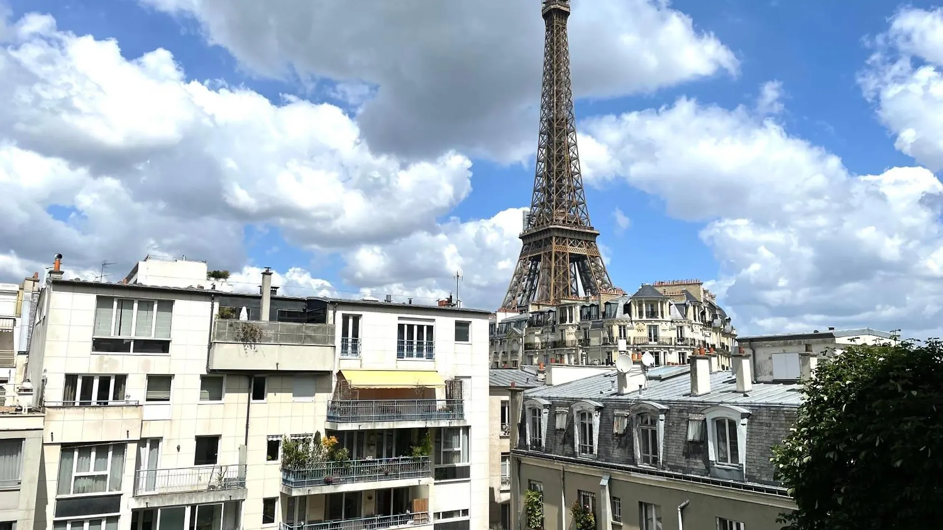 Superb Flat With Iconic Eiffel Tower View * Paris